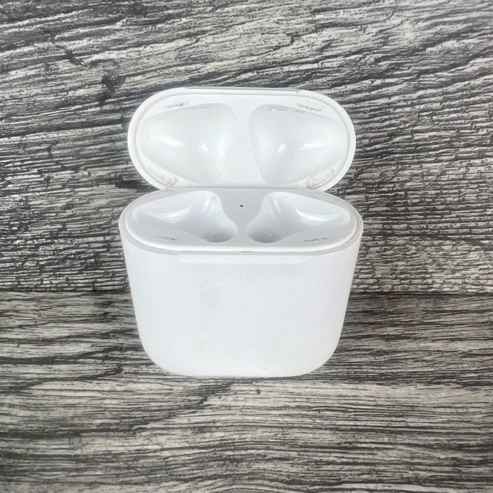 Genuine Apple AirPods 1st and 2nd Gen Replacement Charging Case - A1602